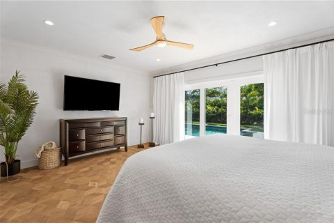 House in Vero Beach, Florida 4 bedrooms, 312.52 sq.m. № 1880845 - photo 19