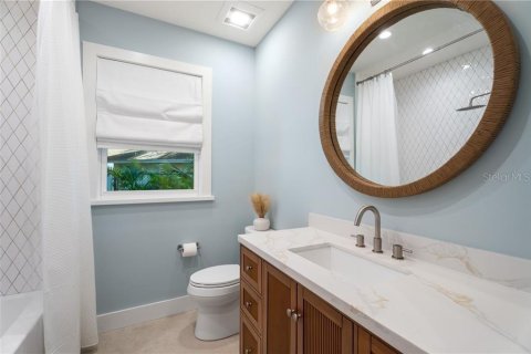 House in Vero Beach, Florida 4 bedrooms, 312.52 sq.m. № 1880845 - photo 26
