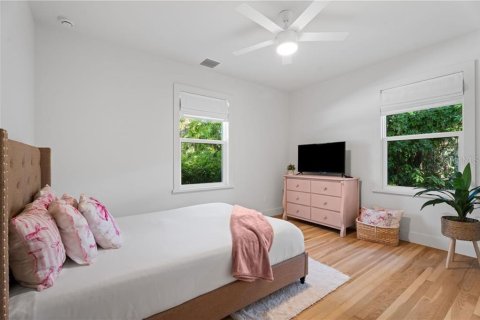 House in Vero Beach, Florida 4 bedrooms, 312.52 sq.m. № 1880845 - photo 25