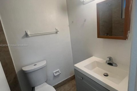 Apartment in North Lauderdale, Florida 4 bedrooms, 343.18 sq.m. № 1923409 - photo 3