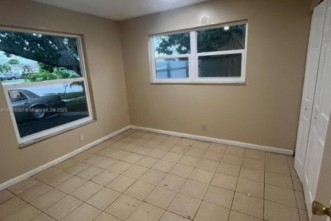 Apartment in North Lauderdale, Florida 4 bedrooms, 343.18 sq.m. № 1923409 - photo 7