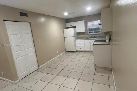 Apartment in North Lauderdale, Florida 4 bedrooms, 343.18 sq.m. № 1923409 - photo 6