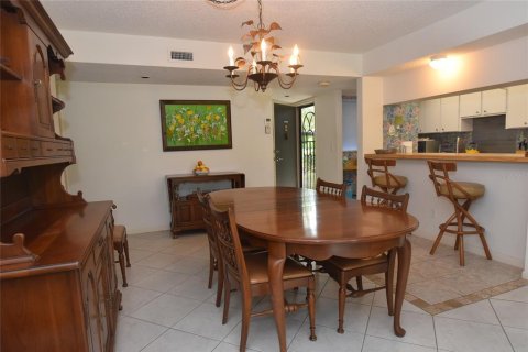 Copropriété à louer à Sarasota, Floride: 2 chambres, 103.31 m2 № 2115142 - photo 5
