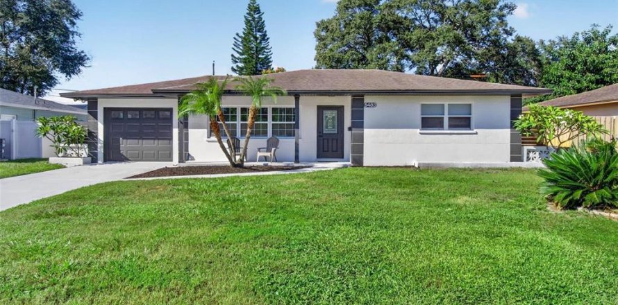 Casa en Saint Petersburg, Florida 3 dormitorios, 111.85 m2 № 2386124