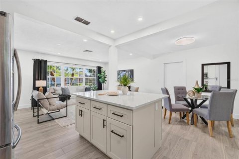 Casa en venta en Saint Petersburg, Florida, 3 dormitorios, 111.85 m2 № 2386124 - foto 20