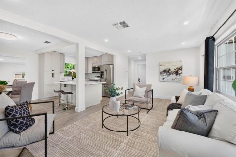 Casa en venta en Saint Petersburg, Florida, 3 dormitorios, 111.85 m2 № 2386124 - foto 6