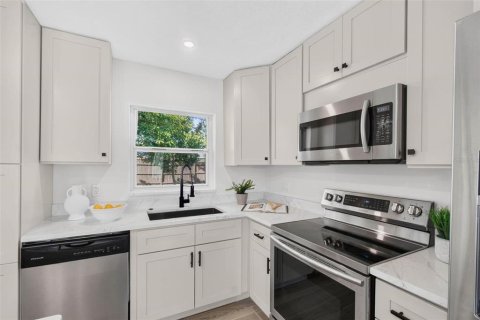 Casa en venta en Saint Petersburg, Florida, 3 dormitorios, 111.85 m2 № 2386124 - foto 8