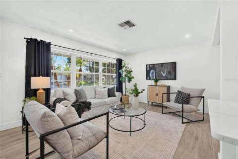 Casa en venta en Saint Petersburg, Florida, 3 dormitorios, 111.85 m2 № 2386124 - foto 5