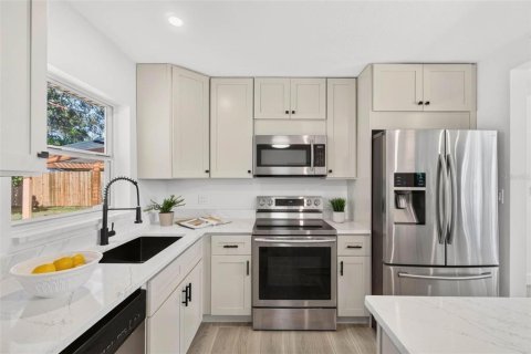 Casa en venta en Saint Petersburg, Florida, 3 dormitorios, 111.85 m2 № 2386124 - foto 9