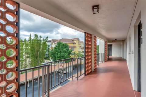 Condo in Winter Park, Florida, 2 bedrooms  № 1722233 - photo 11