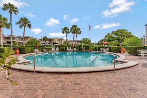Condo in Winter Park, Florida, 2 bedrooms  № 1722233 - photo 26