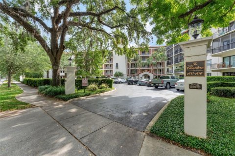 Condo in Winter Park, Florida, 2 bedrooms  № 1722233 - photo 9