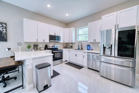 Villa ou maison à vendre à Port Charlotte, Floride: 3 chambres, 147.99 m2 № 2202727 - photo 5