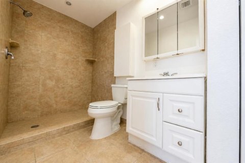 House in Pompano Beach, Florida 3 bedrooms, 169.45 sq.m. № 2088157 - photo 20