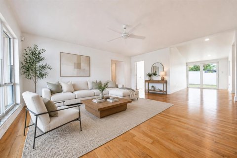 House in Pompano Beach, Florida 3 bedrooms, 169.45 sq.m. № 2088157 - photo 9