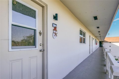 Купить кондоминиум в Лодердейл-Лейкс, Флорида 2 спальни, 87.7м2, № 1994162 - фото 24