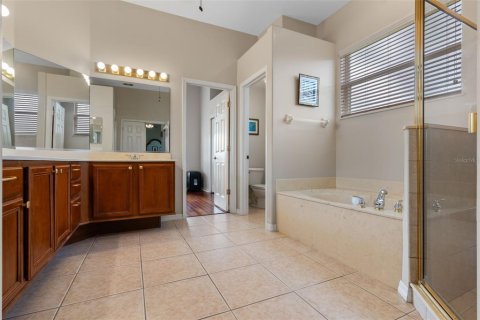Casa en venta en Orlando, Florida, 4 dormitorios, 212.1 m2 № 1773640 - foto 19