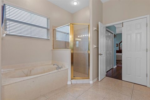 Casa en venta en Orlando, Florida, 4 dormitorios, 212.1 m2 № 1773640 - foto 20
