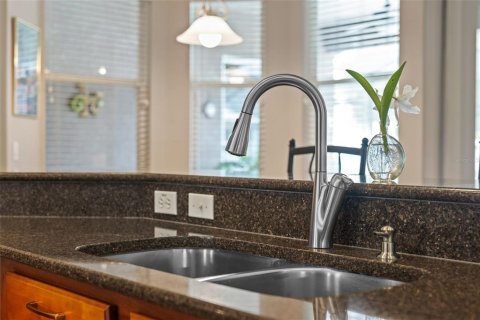 Casa en venta en Orlando, Florida, 4 dormitorios, 212.1 m2 № 1773640 - foto 8