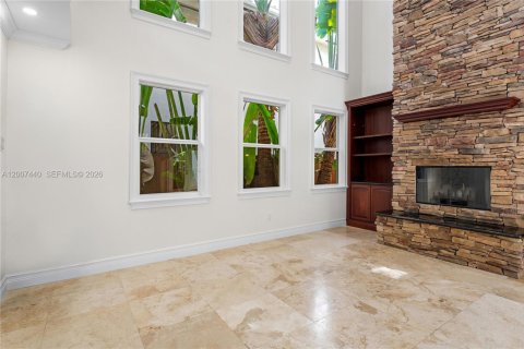 House in Miami, Florida 4 bedrooms, 341.51 sq.m. № 2073275 - photo 7