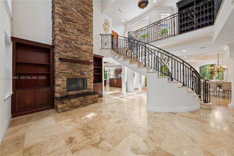 House in Miami, Florida 4 bedrooms, 341.51 sq.m. № 2073275 - photo 6