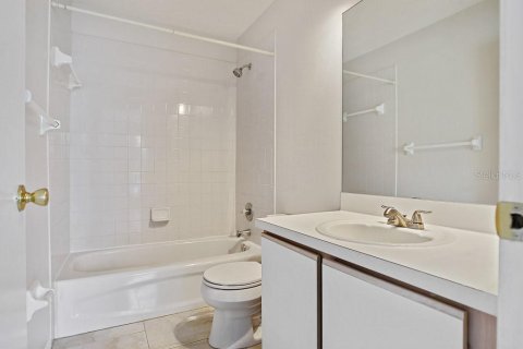 Adosado en alquiler en Brandon, Florida, 3 dormitorios, 126.72 m2 № 1769832 - foto 13