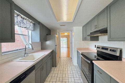 Touwnhouse à vendre à Winter Haven, Floride: 2 chambres, 115.94 m2 № 2399500 - photo 7