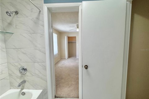 Touwnhouse à vendre à Winter Haven, Floride: 2 chambres, 115.94 m2 № 2399500 - photo 18