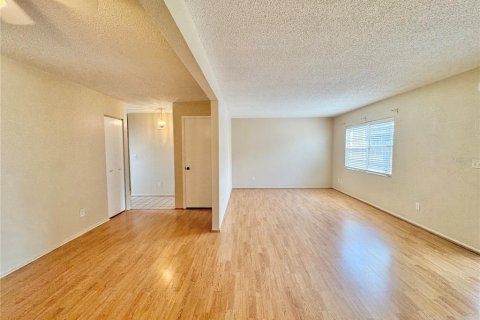 Touwnhouse à vendre à Winter Haven, Floride: 2 chambres, 115.94 m2 № 2399500 - photo 10