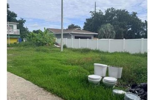 Casa en venta en Kissimmee, Florida, 8 dormitorios, 204.01 m2 № 2266481 - foto 24