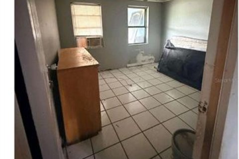Casa en venta en Kissimmee, Florida, 8 dormitorios, 204.01 m2 № 2266481 - foto 11