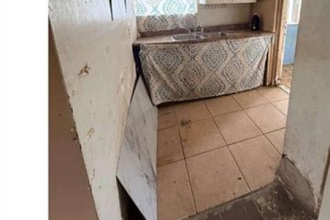 Casa en venta en Kissimmee, Florida, 8 dormitorios, 204.01 m2 № 2266481 - foto 14