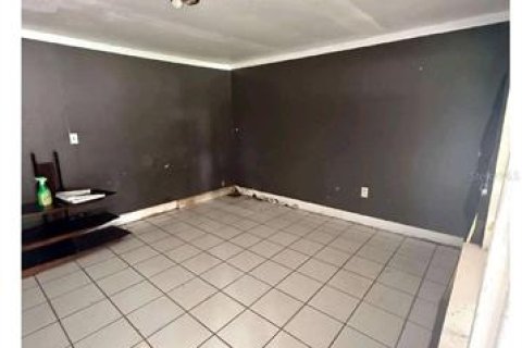 Casa en venta en Kissimmee, Florida, 8 dormitorios, 204.01 m2 № 2266481 - foto 9