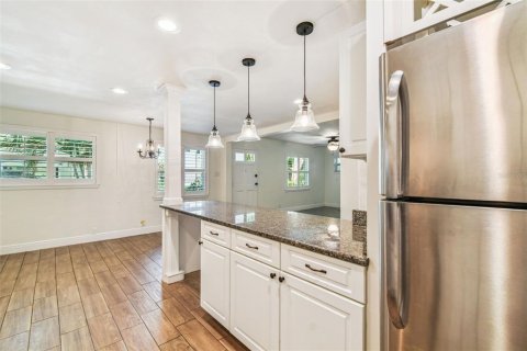 House in Tampa, Florida 2 bedrooms, 104.24 sq.m. № 1873849 - photo 10