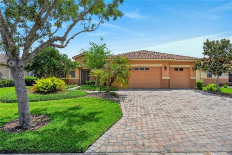 Villa ou maison à vendre à Kissimmee, Floride: 3 chambres, 239.69 m2 № 2111484 - photo 2