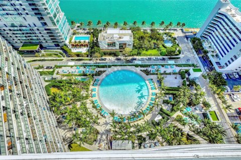 Condo in Miami, Florida, 3 bedrooms  № 2061014