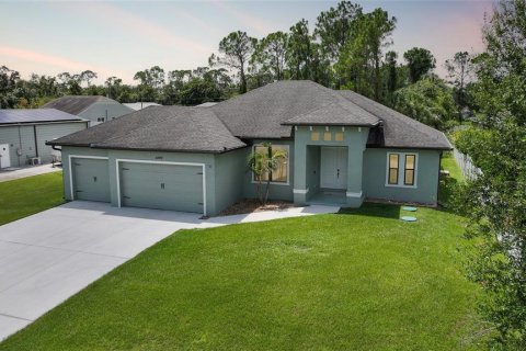 House in North Port, Florida 3 bedrooms, 166.3 sq.m. № 1886758 - photo 1