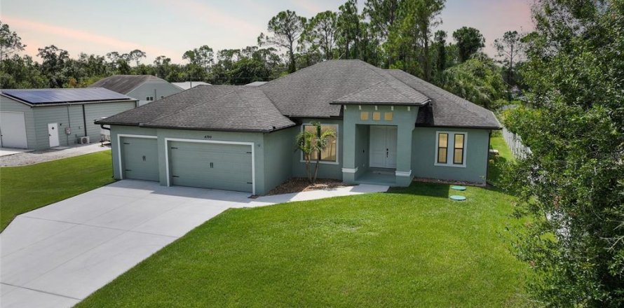 House in North Port, Florida 3 bedrooms, 166.3 sq.m. № 1886758