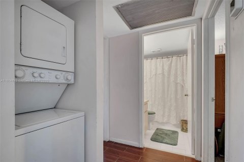 Condominio en venta en Miami, Florida, 3 dormitorios, 92.25 m2 № 1766605 - foto 13