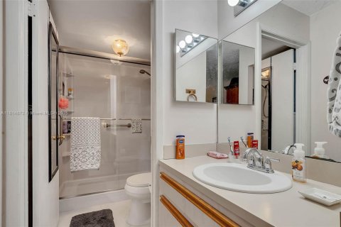 Condominio en venta en Miami, Florida, 3 dormitorios, 92.25 m2 № 1766605 - foto 8
