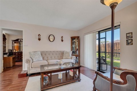 Condominio en venta en Miami, Florida, 3 dormitorios, 92.25 m2 № 1766605 - foto 3