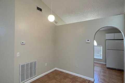 Villa ou maison à louer à Orlando, Floride: 4 chambres, 172.33 m2 № 2167555 - photo 4