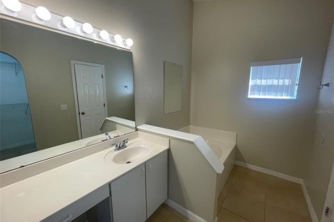 Villa ou maison à louer à Orlando, Floride: 4 chambres, 172.33 m2 № 2167555 - photo 10