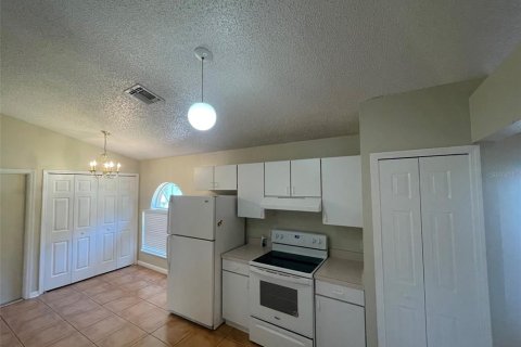 Villa ou maison à louer à Orlando, Floride: 4 chambres, 172.33 m2 № 2167555 - photo 8