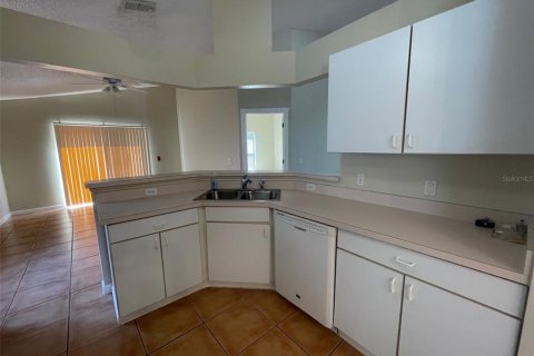 Villa ou maison à louer à Orlando, Floride: 4 chambres, 172.33 m2 № 2167555 - photo 6