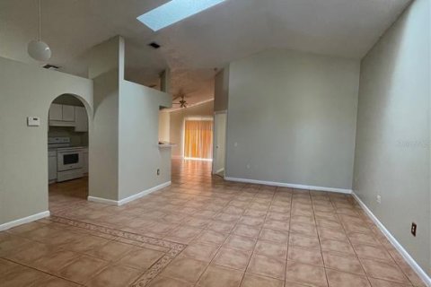 Villa ou maison à louer à Orlando, Floride: 4 chambres, 172.33 m2 № 2167555 - photo 3