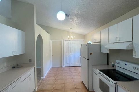 Villa ou maison à louer à Orlando, Floride: 4 chambres, 172.33 m2 № 2167555 - photo 7