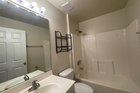 Villa ou maison à louer à Orlando, Floride: 4 chambres, 172.33 m2 № 2167555 - photo 17