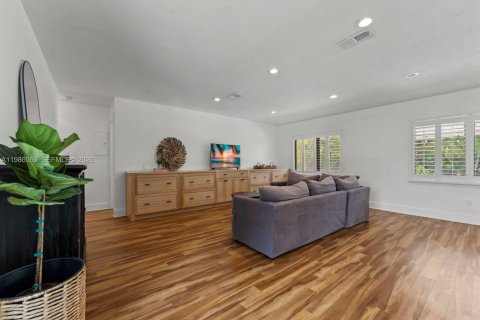 Купить виллу или дом в Катлер-Бей, Флорида 4 спальни, 166.02м2, № 2044927 - фото 6