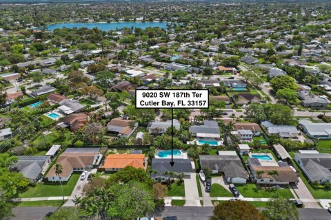 Купить виллу или дом в Катлер-Бей, Флорида 4 спальни, 166.02м2, № 2044927 - фото 2